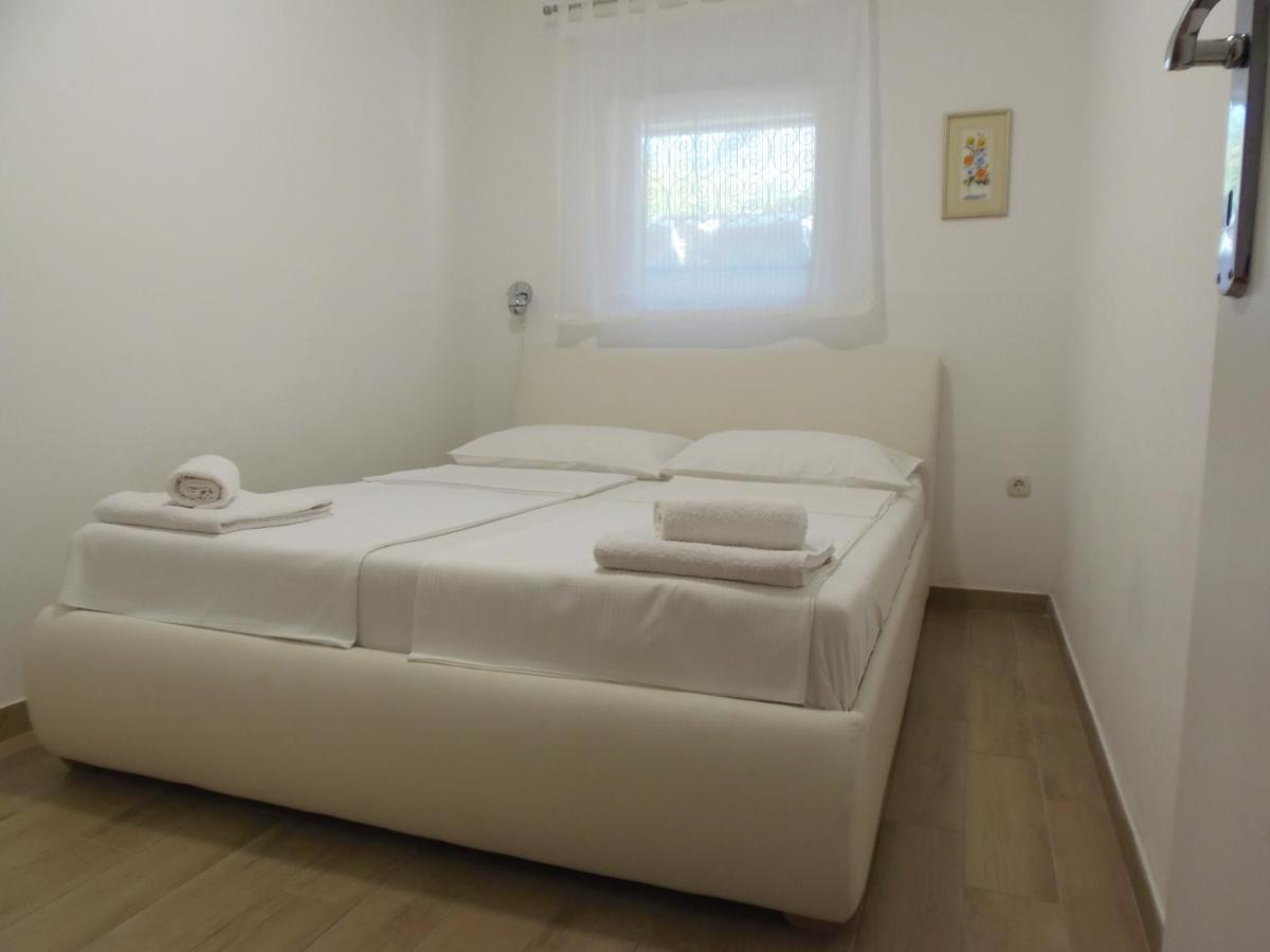 Villa Rajski Dvor 2 Bol Extérieur photo